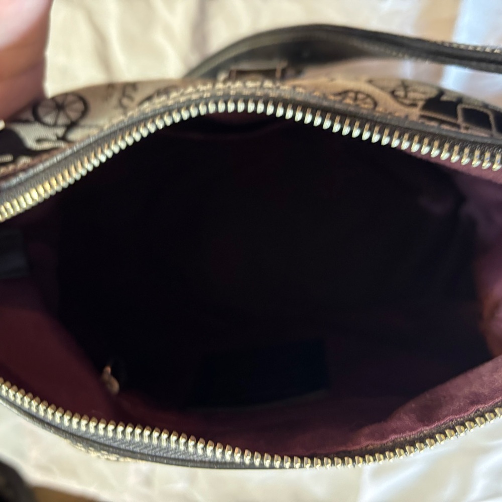 Coach Black and Cream Signature Shoulder Bag - Picture 4 of 5
